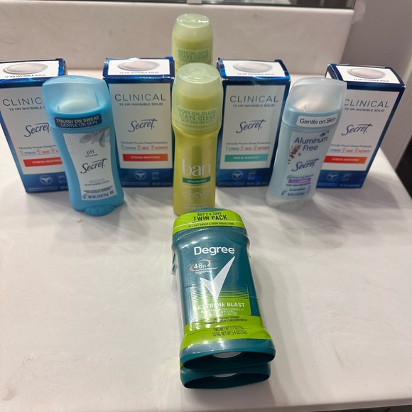 NEW Set of 8 Women’s and Men’s Deodorant Bundle + 2 Free Gifts - Picture 1 of 9